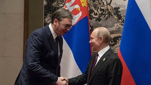 Путин и Вучич обсъждаха икономически теми по време на Срещата на върха