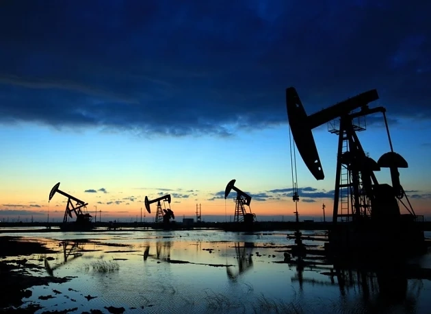 ОПЕК намалява производството на нефт