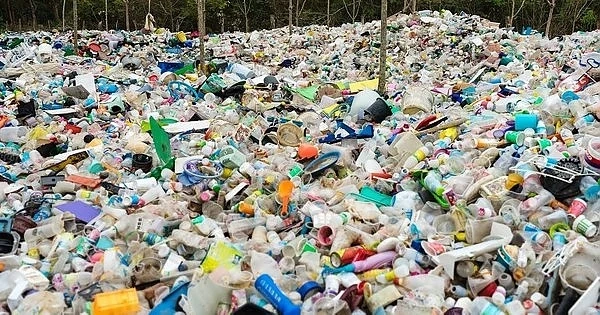 Спипаха над 800 тона пластмасов боклук от Италия за България 