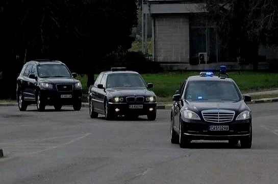 Какво е състоянието на 14-годишното дете, което беше блъснато от кола на НСО?