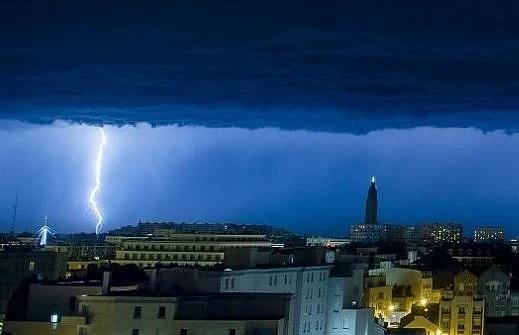 170 000 домакинства във Франция останаха без ток