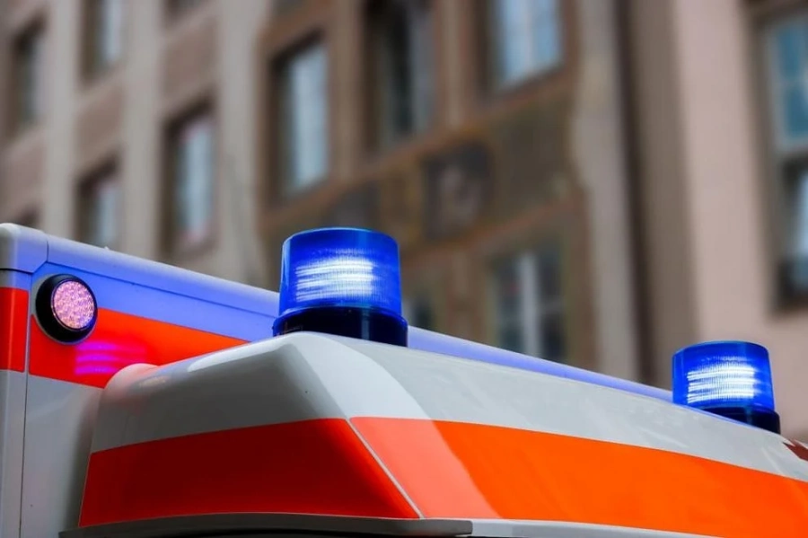 Жена е блъсната на спирка в София
