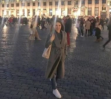 Евродепутат ухажва Ели Гигова 
