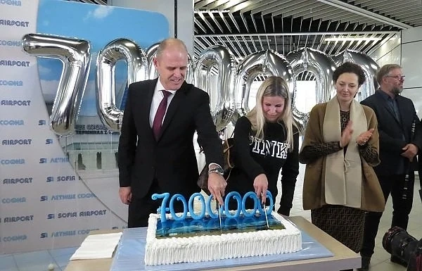 Летище София посрещна 7-милионния си пътник