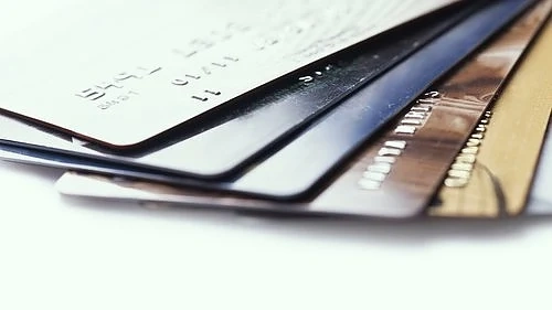 Ето как източват парите ни от дебитните карти