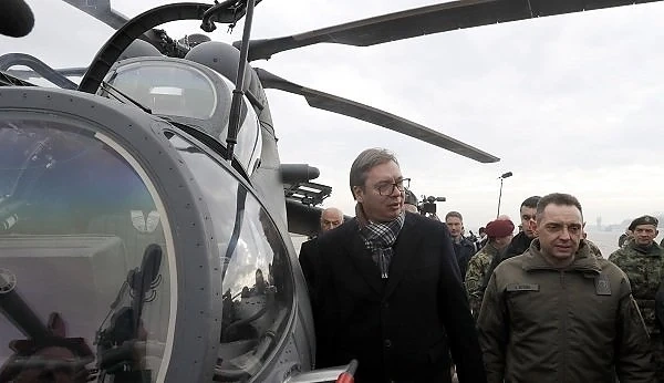 Сръбският военен министър замеси България в местна оръжейна афера