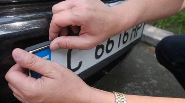 Утре регистрация на коли в София ще става само до 13.00 часа