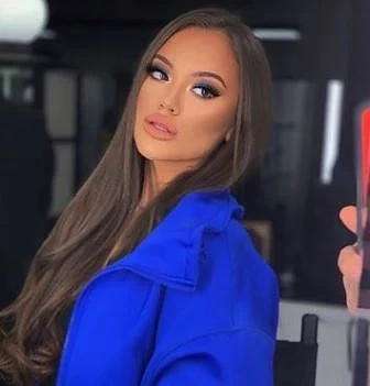 Фенове скочиха срещу дъщерята на Анелия