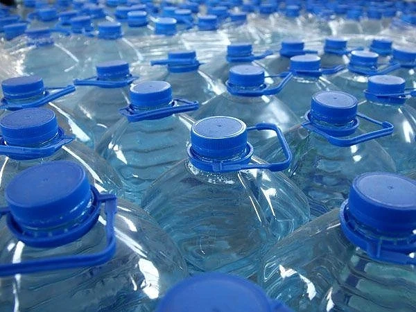 Devin дарява 57 тона вода за Перник