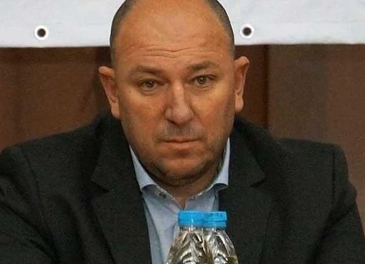 Псуващият депутат от Петрич се връща на работа
