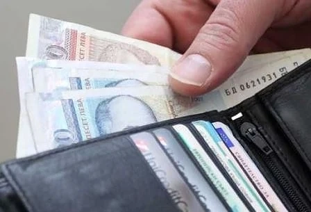Висящи кредити за 3 млрд. лв. продадени на събирачи на дългове