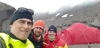 Българските полярници си пожелаха ”динозавърски находки”