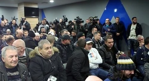 Феновете на \