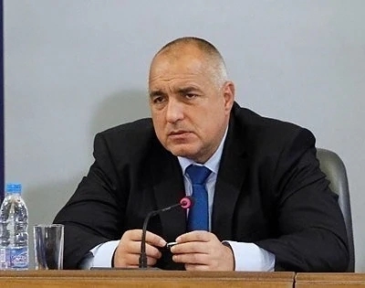 Премиерът праща самолет за блокираните българи в Китай