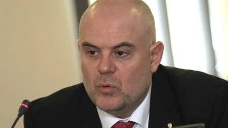 Иван Гешев: Изпратих питане към КС за президента заради досъдебно производство