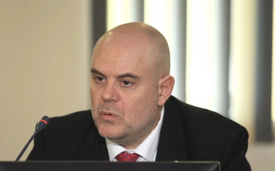 Гешев: Кога ще екстрадират Божков зависи от ОАЕ