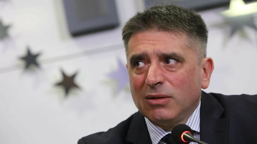 Министър Кирилов прогнозира, че ОАЕ ще предадат Васил Божков