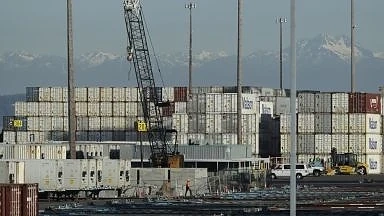 Китай намалява митата за стоки, внос от САЩ