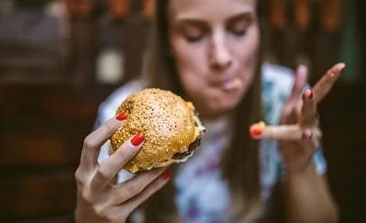 Храната е по-вкусна, когато се яде с ръце