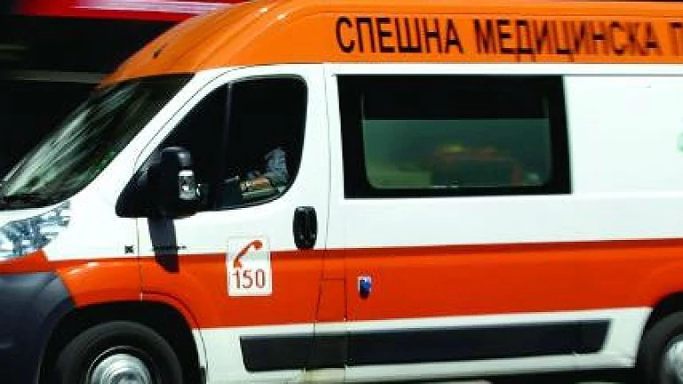 Пет деца пострадаха при катастрофа преди Кокаляне