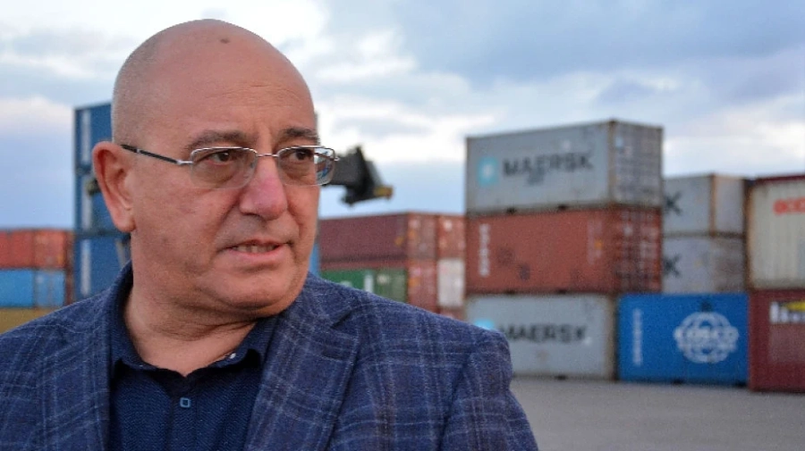 Продължава товаренето на италианския боклук от пристанище Варна