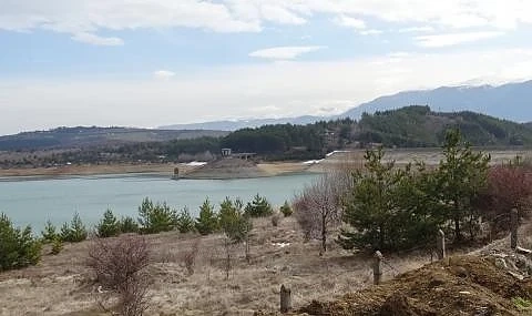 Три десетилетия източвали незаконно вода от яз. \