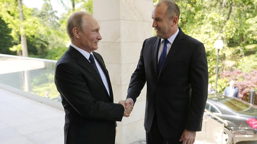 Радев се чул с Путин, отива в Москва за тържествата за 9 май