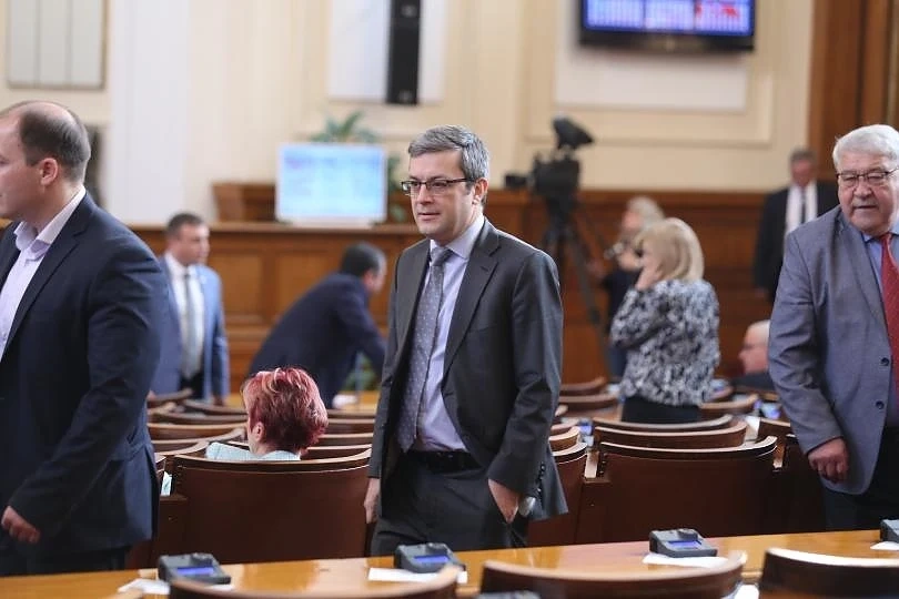 ГЕРБ призоваха Румен Радев да се извини за поругаването на паметта на Левски