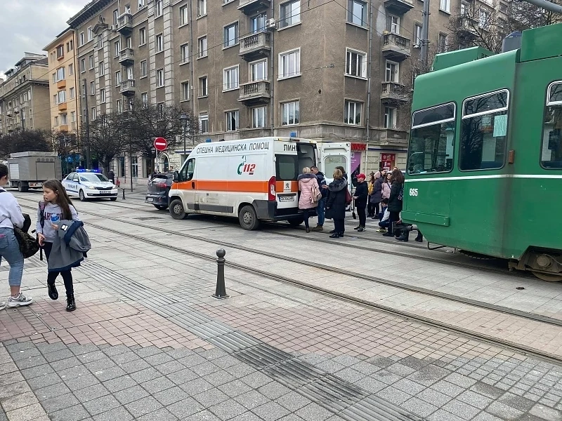 Трамвай блъсна дете на ул. „Граф Игнатиев“
