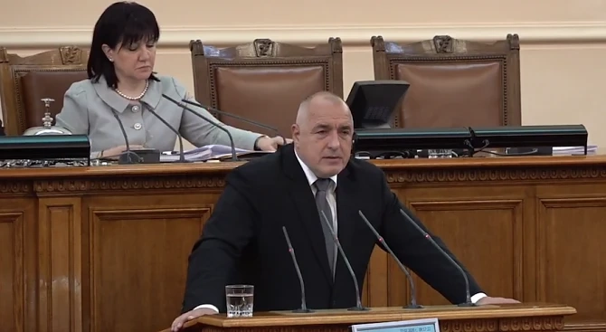 Борисов се отказа от нов самолет, с парите ще правят стадиони 