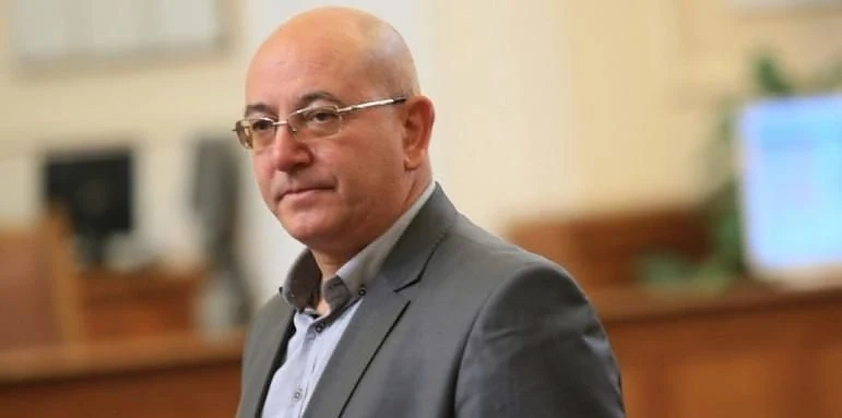 Емил Димитров: Ако показните акции продължат, на шофьора и чистачката ли да съм министър?