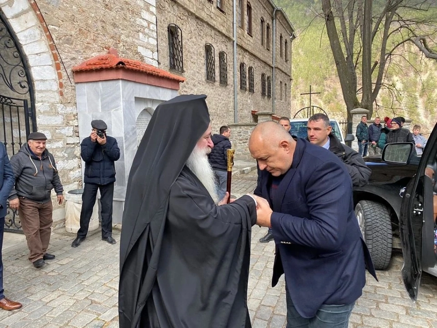 Патриархът посрещна Борисов в Бачковския манастир
