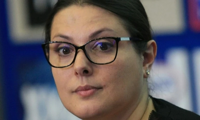 Протестиращите майки погнаха социалната министърка