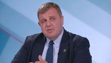 Каракачанов: Ако се наложи, сме готови да пратим жива сила и техника на границата 
