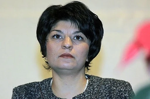 Десислава Атанасова от ГЕРБ написа с грешка „вирОсолога” за Румен Радев (ВИДЕО)