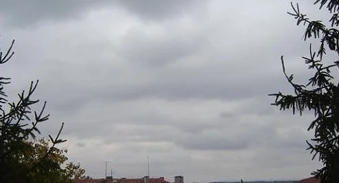 Днес разкъсана облачност с максимални температури между 11° и 16°