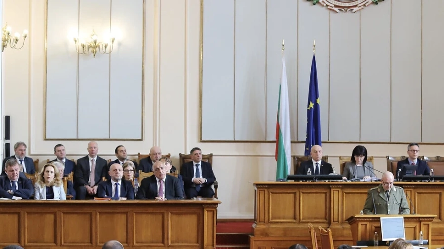 Целият парламент подкрепи извънредно положение в България
