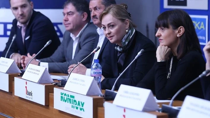Туризмът иска „данъчна ваканция“