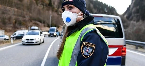 Австрия ограничи събирането на над 5 души, Тирол - излизането, ако не е спешно