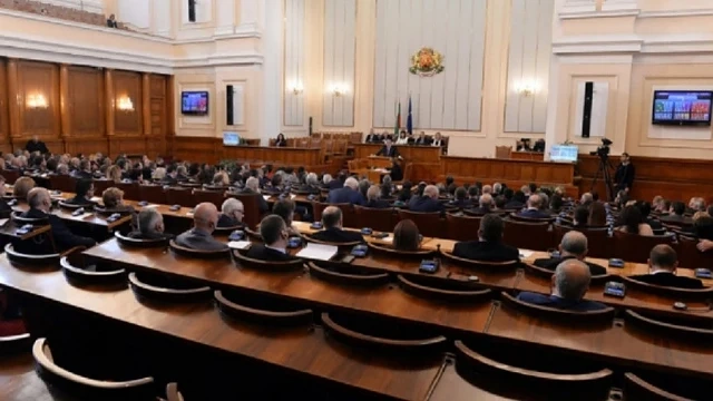 Парламентът одобри мерките при извънредно положение