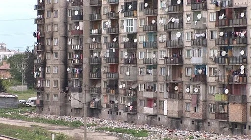 Строги мерки в Казанлък: Затварят ромската махала  