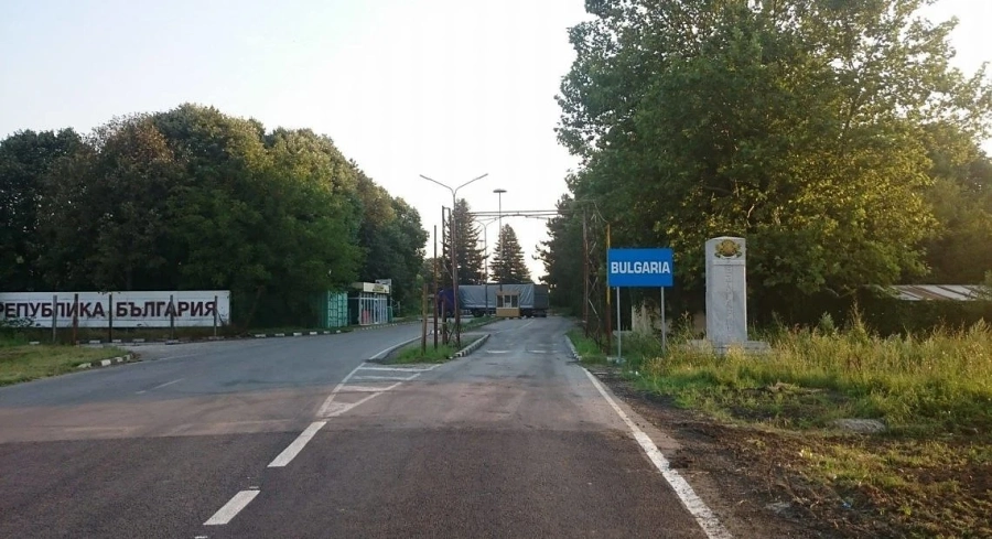 Румъния затваря границите си