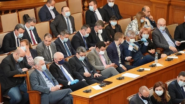 Депутатите подкрепиха частичното вето на Радев
