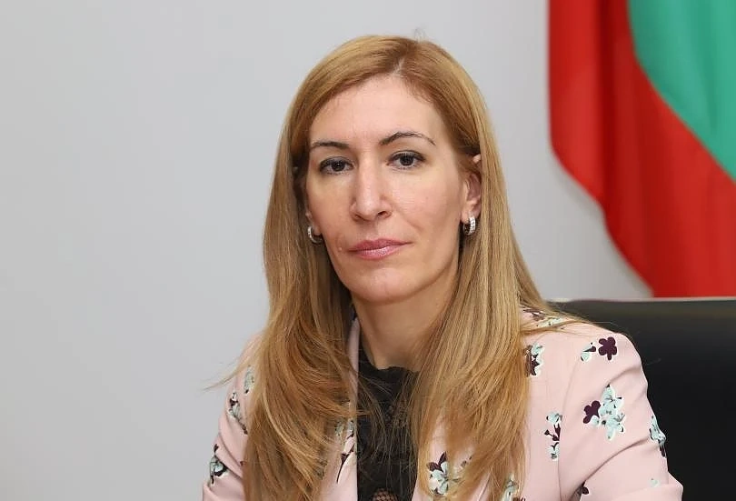 Туроператори искат оставката на Ангелкова