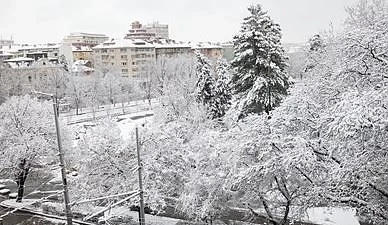 Днес облачно с валежи на места. Максималните температури ще са между 4° и 9°