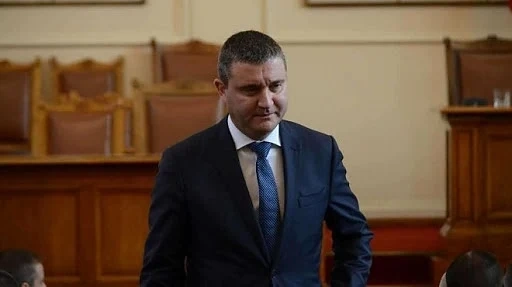 Горанов: Да не прибързваме с мерки