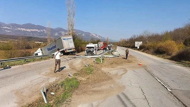Тежка катастрофа на пътя Враца-Мездра