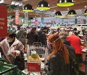 Вижте струпванията в \