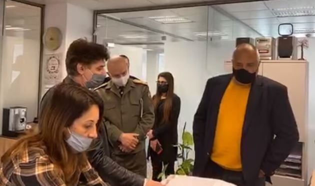 Борисов инспектира фирма за производство на защитно облекло - НА ЖИВО