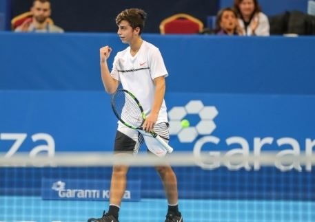 Адриан Андреев записа първа победа над тенисист от топ 100